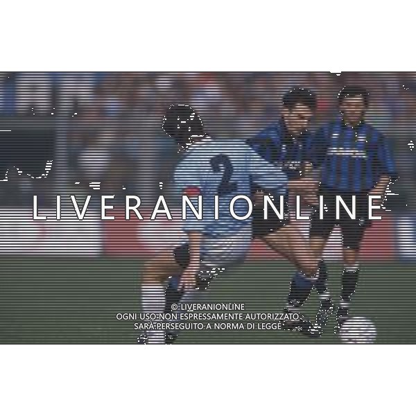 DIAP-RETROSPETTIVA ROBERTO RAMBAUDI CALCIATORE NELLA FOTO ROBERTO RAMBAUDI CON LA MAGLIA DELL\'ATALANTA CALCIO NELL\'ANNO 1992 AG ALDO LIVERANI SAS