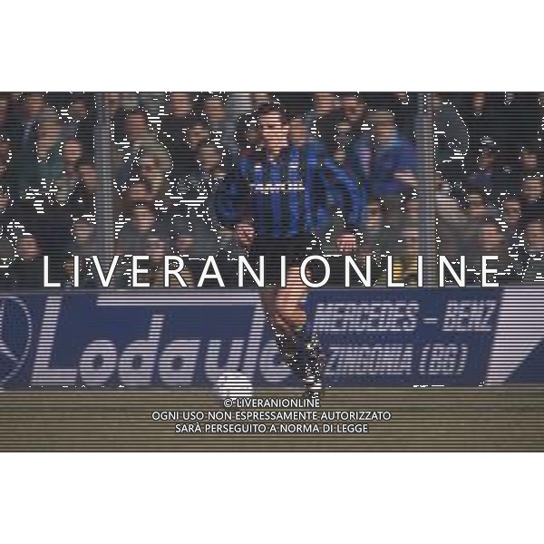 DIAP-RETROSPETTIVA ROBERTO RAMBAUDI CALCIATORE NELLA FOTO ROBERTO RAMBAUDI CON LA MAGLIA DELL\'ATALANTA CALCIO AG ALDO LIVERANI SAS