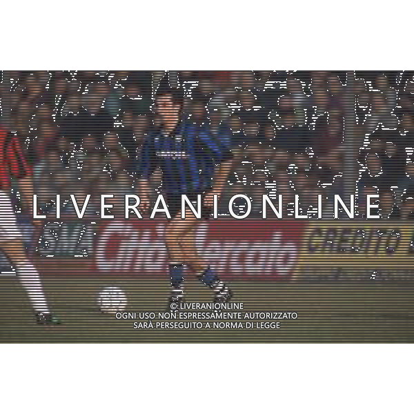 DIAP-RETROSPETTIVA ROBERTO RAMBAUDI CALCIATORE NELLA FOTO ROBERTO RAMBAUDI CON LA MAGLIA DELL\'ATALANTA CALCIO AG ALDO LIVERANI SAS