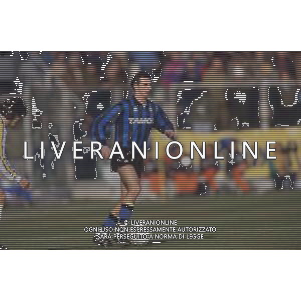 DIAP-RETROSPETTIVA ROBERTO RAMBAUDI CALCIATORE NELLA FOTO ROBERTO RAMBAUDI CON LA MAGLIA DELL\'ATALANTA CALCIO AG ALDO LIVERANI SAS