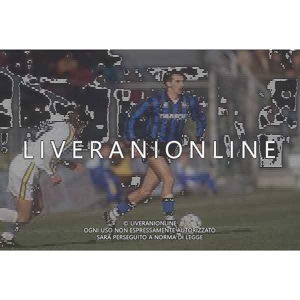 DIAP-RETROSPETTIVA ROBERTO RAMBAUDI CALCIATORE NELLA FOTO ROBERTO RAMBAUDI CON LA MAGLIA DELL\'ATALANTA CALCIO AG ALDO LIVERANI SAS