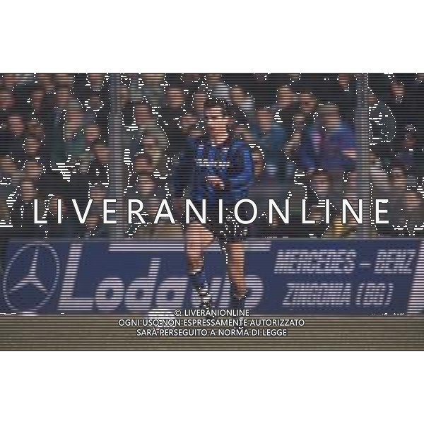 DIAP-RETROSPETTIVA ROBERTO RAMBAUDI CALCIATORE NELLA FOTO ROBERTO RAMBAUDI CON LA MAGLIA DELL\'ATALANTA CALCIO AG ALDO LIVERANI SAS