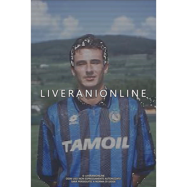 DIAP-RETROSPETTIVA ROBERTO RAMBAUDI CALCIATORE NELLA FOTO ROBERTO RAMBAUDI CON LA MAGLIA DELL\'ATALANTA CALCIO AG ALDO LIVERANI SAS