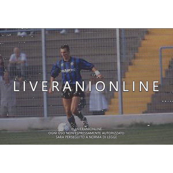 DIAP-RETROSPETTIVA ROBERTO RAMBAUDI CALCIATORE NELLA FOTO ROBERTO RAMBAUDI CON LA MAGLIA DELL\'ATALANTA CALCIO AG ALDO LIVERANI SAS