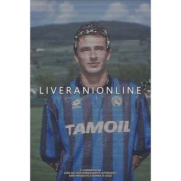 DIAP-RETROSPETTIVA ROBERTO RAMBAUDI CALCIATORE NELLA FOTO ROBERTO RAMBAUDI CON LA MAGLIA DELL\'ATALANTA CALCIO AG ALDO LIVERANI SAS