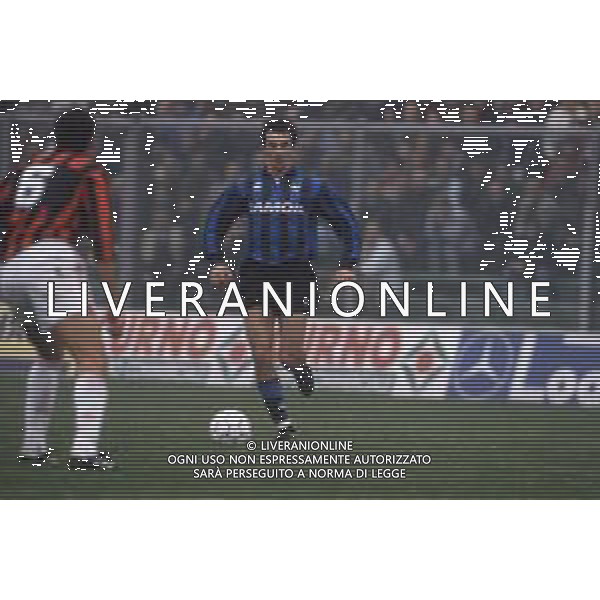 DIAP-RETROSPETTIVA ROBERTO RAMBAUDI CALCIATORE NELLA FOTO ROBERTO RAMBAUDI CON LA MAGLIA DELL\'ATALANTA CALCIO AG ALDO LIVERANI SAS