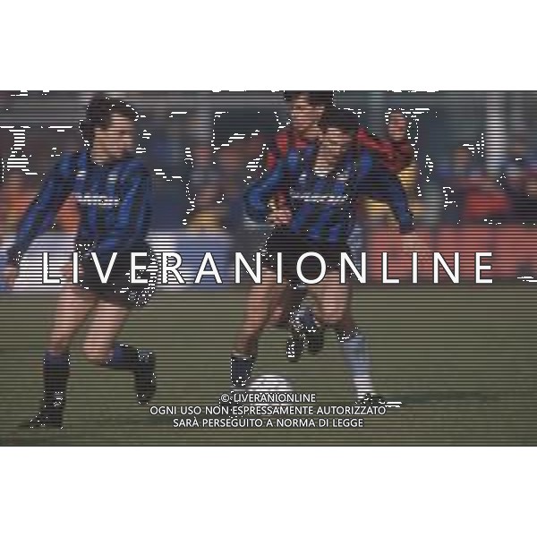 DIAP-RETROSPETTIVA ROBERTO RAMBAUDI CALCIATORE NELLA FOTO ROBERTO RAMBAUDI CON LA MAGLIA DELL\'ATALANTA CALCIO AG ALDO LIVERANI SAS