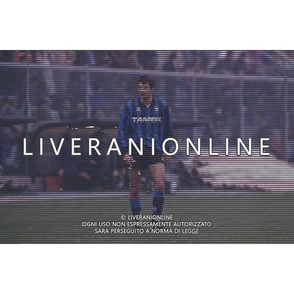 DIAP-RETROSPETTIVA ROBERTO RAMBAUDI CALCIATORE NELLA FOTO ROBERTO RAMBAUDI CON LA MAGLIA DELL\'ATALANTA CALCIO AG ALDO LIVERANI SAS