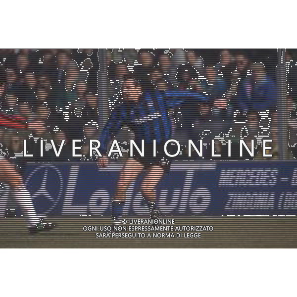 DIAP-RETROSPETTIVA ROBERTO RAMBAUDI CALCIATORE NELLA FOTO ROBERTO RAMBAUDI CON LA MAGLIA DELL\'ATALANTA CALCIO AG ALDO LIVERANI SAS