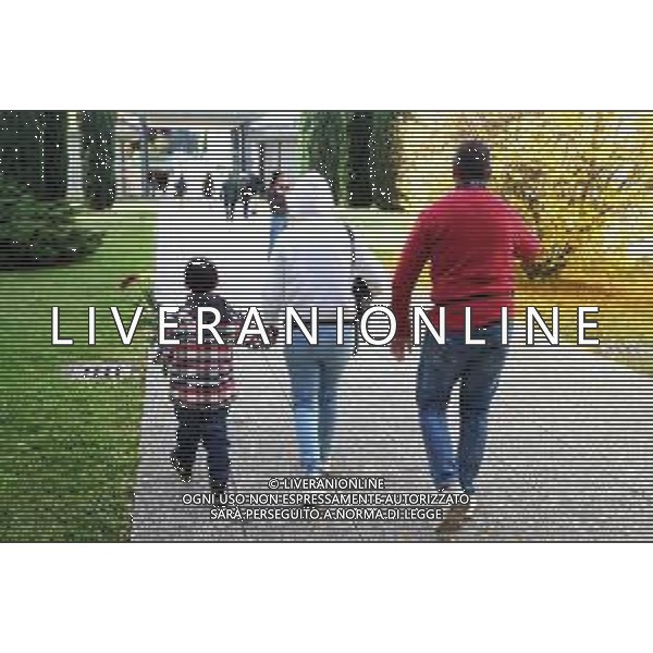 IMOLA 02 11 2025 CIMITERO PIRATELLO La commemorazione di tutti i fedeli defunti NELLA FOTO LE FAMIGLIE AL CIMITERO PIRATELLO ©SANNA - AGENZIA ALDO LIVERANI SAS