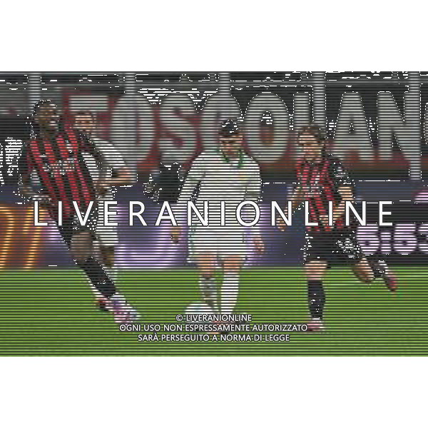 Milan vs Roma nella foto Matias Soulé (Roma) tra Rafael Leao (Milan) e Luka Modric (Milan) Milano 02-11-2025 Stadio Giuseppe Meazza - San Siro Milan vs Roma Campionato Serie A Enilive - 10a giornata foto Roberto Garavaglia/Agenzia Aldo Liverani sas