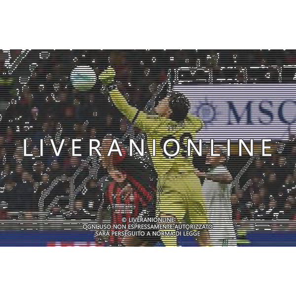 Milan vs Roma nella foto Mile Svilar (Roma) in uscita Milano 02-11-2025 Stadio Giuseppe Meazza - San Siro Milan vs Roma Campionato Serie A Enilive - 10a giornata foto Roberto Garavaglia/Agenzia Aldo Liverani sas