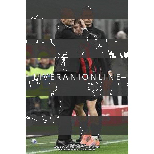 Milan vs Roma nella foto Massimiliano Allegri allenatore Milan calma Alexis Saelemaekers (Milan) dopo che ha avuto un confronto con Wesley Vinicius Franca (Roma) Milano 02-11-2025 Stadio Giuseppe Meazza - San Siro Milan vs Roma Campionato Serie A Enilive - 10a giornata foto Roberto Garavaglia/Agenzia Aldo Liverani sas