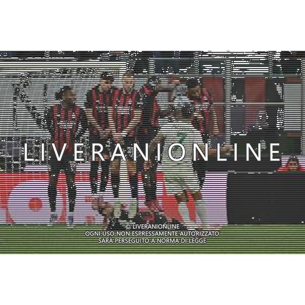 Milan vs Roma nella foto il tocco di mano di Youssouf Fofana (Milan) sulla punizione di Lorenzo Pellegrini (Roma) punito con il calcio di rigore Milano 02-11-2025 Stadio Giuseppe Meazza - San Siro Milan vs Roma Campionato Serie A Enilive - 10a giornata foto Roberto Garavaglia/Agenzia Aldo Liverani sas