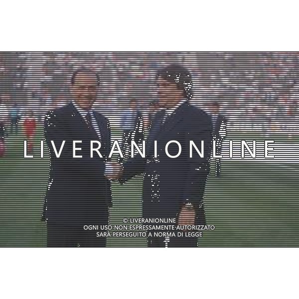DIAP-RETROSPETTIVA SILVIO BERLUSCONI PRESIDENTE DEL MILAN CALCIO E POLITICO NELLA FOTO SILVIO BERLUSCONI NELL\'ANNO 1992-1993 CON BERNARD TAPIE AG ALDO LIVERANI SAS