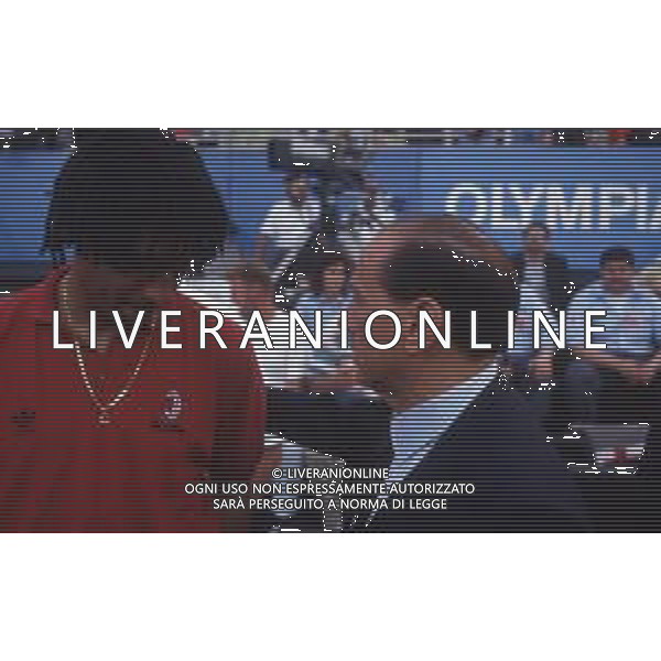 DIAP-RETROSPETTIVA SILVIO BERLUSCONI PRESIDENTE DEL MILAN CALCIO E POLITICO NELLA FOTO SILVIO BERLUSCONI NELL\'ANNO 1992-1993 CON RUUD GULLIT AG ALDO LIVERANI SAS