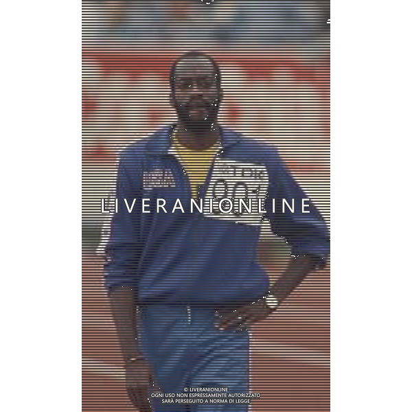 DIAP-RETROSPETTIVA EDWIN MOSES ATLETA NELLA FOTO EDWIN MOSES NELL\'ANNO 1983 AG ALDO LIVERANI SAS