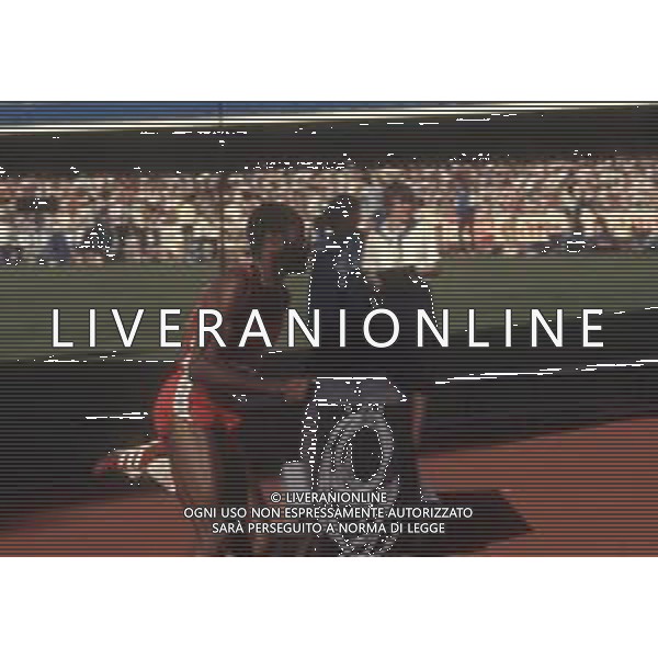 DIAP-RETROSPETTIVA EDWIN MOSES ATLETA NELLA FOTO EDWIN MOSES NELL\'ANNO 1983 AG ALDO LIVERANI SAS