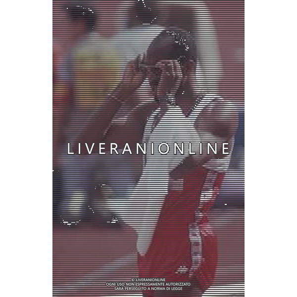 DIAP-RETROSPETTIVA EDWIN MOSES ATLETA NELLA FOTO EDWIN MOSES NELL\'ANNO 1988 ALLE OLIMPIADI DI SEUL AG ALDO LIVERANI SAS