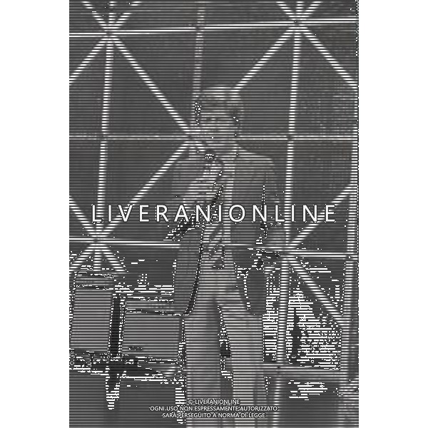 NEG-RETROSPETTIVA CLAUDIO LIPPI PRESENTATORE TELEVISIVO NELLA FOTO CLAUDIO LIPPI A SAINT VINCENT NELL\'ANNO 1983 AG ALDO LIVERANI SAS