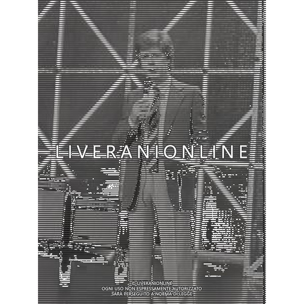 NEG-RETROSPETTIVA CLAUDIO LIPPI PRESENTATORE TELEVISIVO NELLA FOTO CLAUDIO LIPPI A SAINT VINCENT NELL\'ANNO 1983 AG ALDO LIVERANI SAS