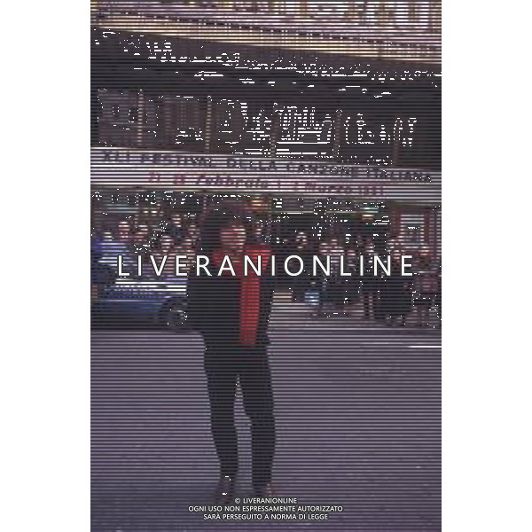 DIAP-RETROSPETTIVA RICCARDO COCCIANTE CANTANTE NELLA FOTO RICCARDO COCCIANTE AL FESTIVAL DI SANREMO NELL\'ANNO 1991 AG ALDO LIVERANI SAS