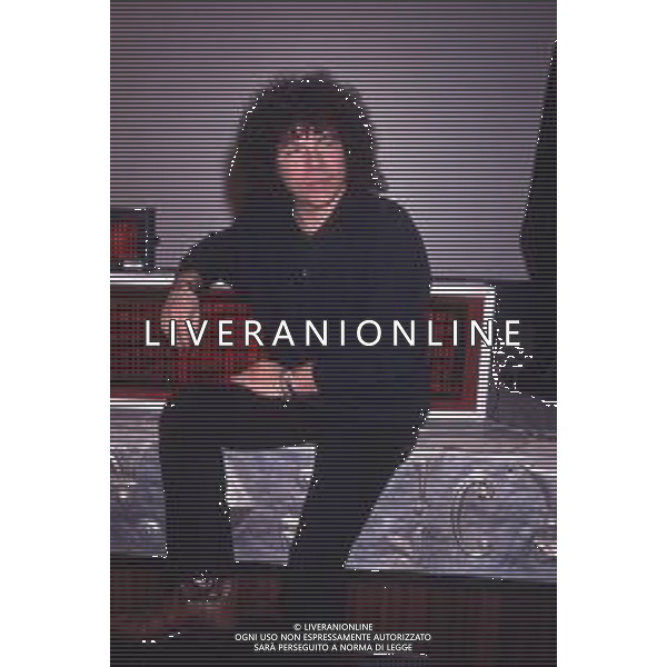 DIAP-RETROSPETTIVA RICCARDO COCCIANTE CANTANTE NELLA FOTO RICCARDO COCCIANTE AL FESTIVAL DI SANREMO NELL\'ANNO 1991 AG ALDO LIVERANI SAS