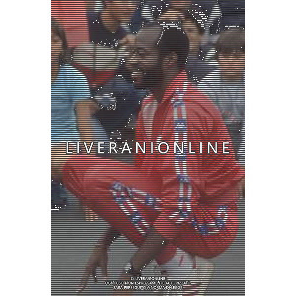 DIAP-RETROSPETTIVA EDWIN MOSES ATLETA NELLA FOTO EDWIN MOSES A VIGEVANO NELL\'ANNO 1984 AG ALDO LIVERANI SAS