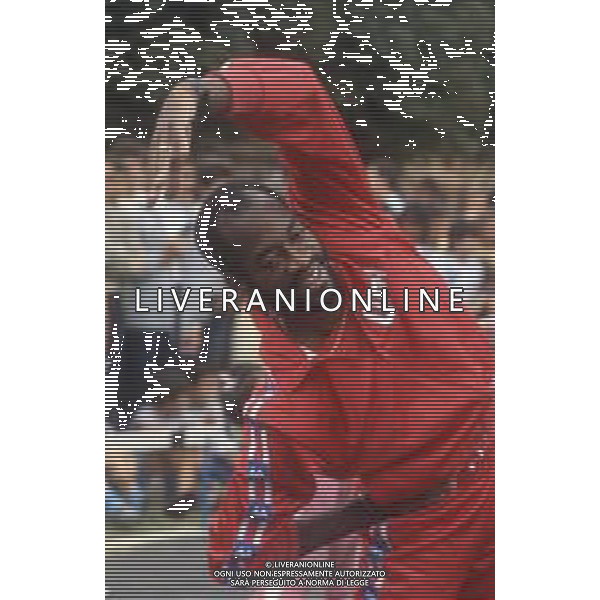 DIAP-RETROSPETTIVA EDWIN MOSES ATLETA NELLA FOTO EDWIN MOSES A VIGEVANO NELL\'ANNO 1984 AG ALDO LIVERANI SAS