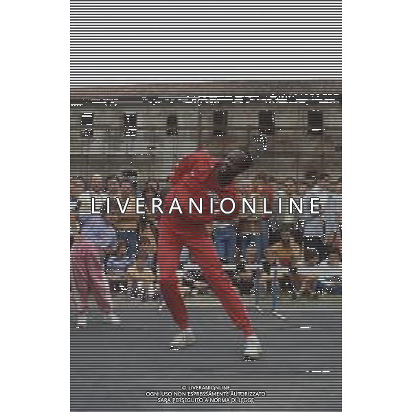 DIAP-RETROSPETTIVA EDWIN MOSES ATLETA NELLA FOTO EDWIN MOSES A VIGEVANO NELL\'ANNO 1984 AG ALDO LIVERANI SAS