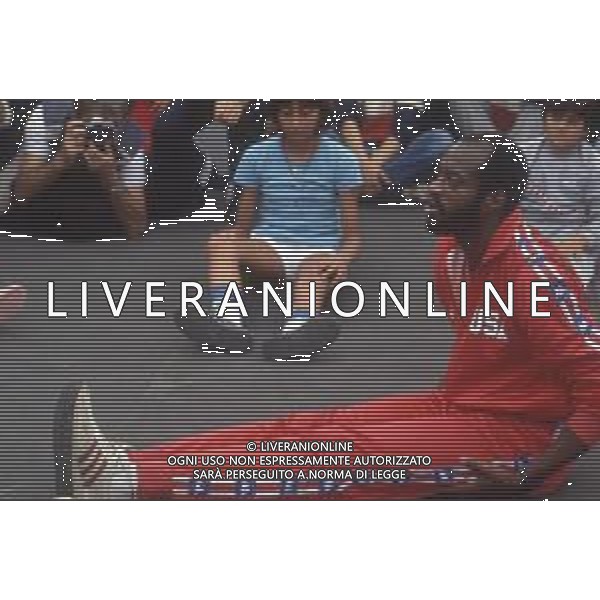 DIAP-RETROSPETTIVA EDWIN MOSES ATLETA NELLA FOTO EDWIN MOSES A VIGEVANO NELL\'ANNO 1984 AG ALDO LIVERANI SAS