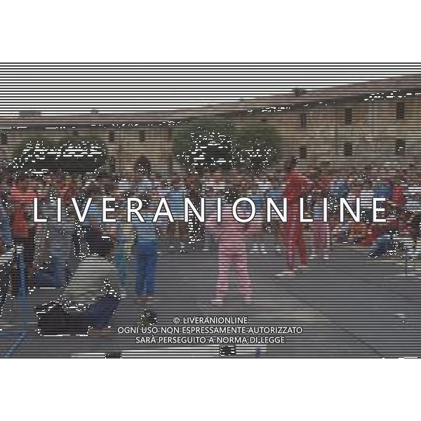 DIAP-RETROSPETTIVA EDWIN MOSES ATLETA NELLA FOTO EDWIN MOSES A VIGEVANO NELL\'ANNO 1984 AG ALDO LIVERANI SAS