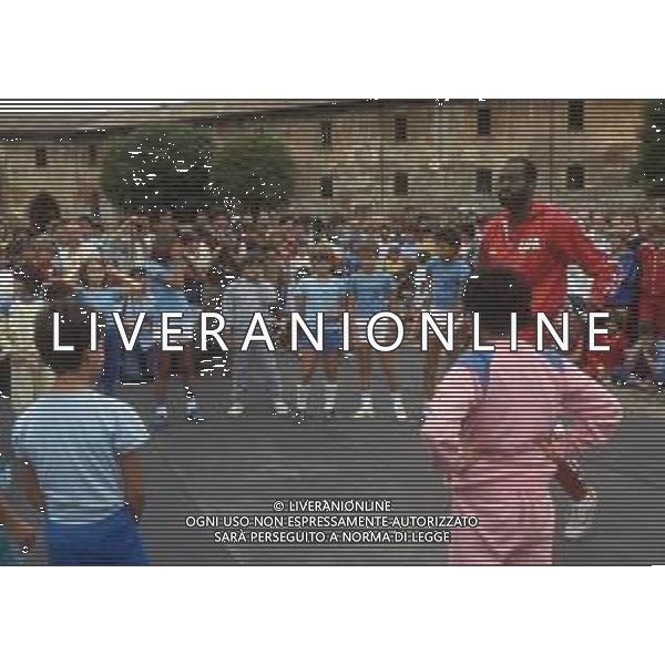 DIAP-RETROSPETTIVA EDWIN MOSES ATLETA NELLA FOTO EDWIN MOSES A VIGEVANO NELL\'ANNO 1984 AG ALDO LIVERANI SAS