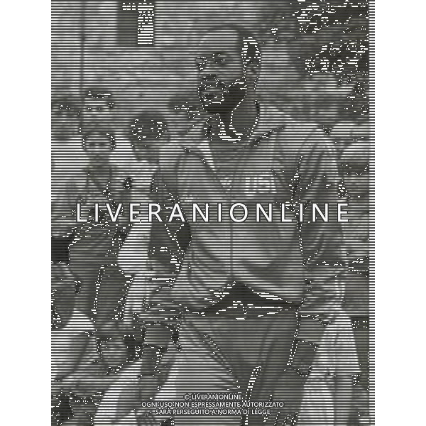 DIAP-RETROSPETTIVA EDWIN MOSES ATLETA NELLA FOTO EDWIN MOSES A VIGEVANO NELL\'ANNO 1984 AG ALDO LIVERANI SAS