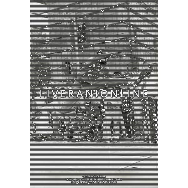 DIAP-RETROSPETTIVA EDWIN MOSES ATLETA NELLA FOTO EDWIN MOSES A VIGEVANO NELL\'ANNO 1984 AG ALDO LIVERANI SAS