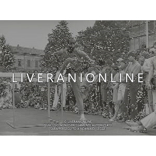 DIAP-RETROSPETTIVA EDWIN MOSES ATLETA NELLA FOTO EDWIN MOSES A VIGEVANO NELL\'ANNO 1984 AG ALDO LIVERANI SAS