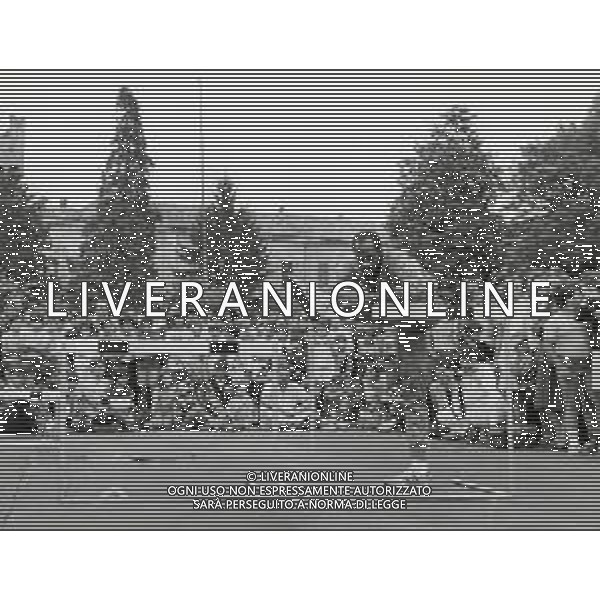 DIAP-RETROSPETTIVA EDWIN MOSES ATLETA NELLA FOTO EDWIN MOSES A VIGEVANO NELL\'ANNO 1984 AG ALDO LIVERANI SAS