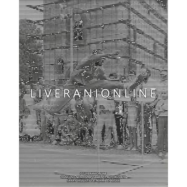 DIAP-RETROSPETTIVA EDWIN MOSES ATLETA NELLA FOTO EDWIN MOSES A VIGEVANO NELL\'ANNO 1984 AG ALDO LIVERANI SAS