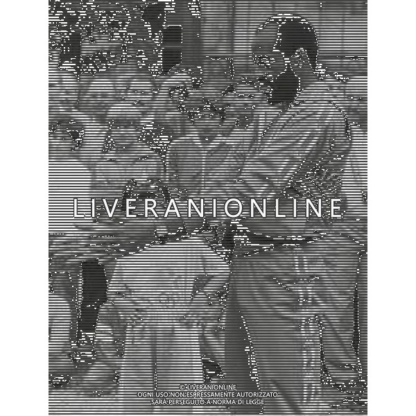 DIAP-RETROSPETTIVA EDWIN MOSES ATLETA NELLA FOTO EDWIN MOSES A VIGEVANO NELL\'ANNO 1984 AG ALDO LIVERANI SAS