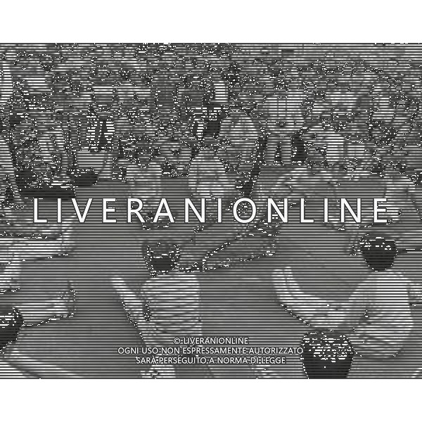 DIAP-RETROSPETTIVA EDWIN MOSES ATLETA NELLA FOTO EDWIN MOSES A VIGEVANO NELL\'ANNO 1984 AG ALDO LIVERANI SAS