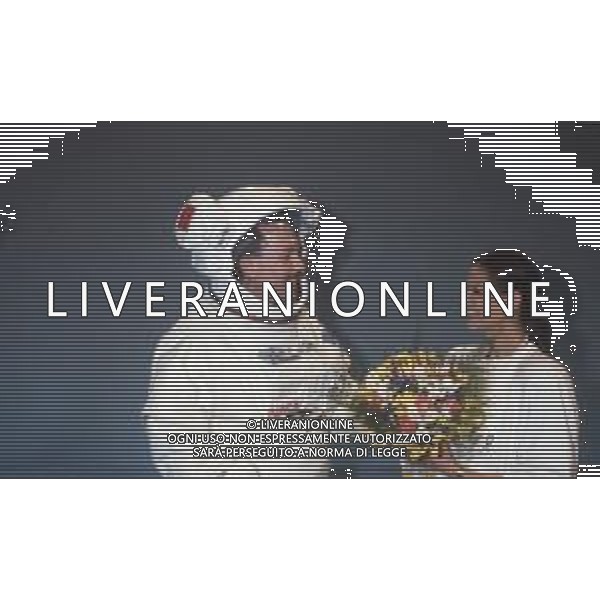 DIAP-RETROSPETTIVA CLAUDIA CARDINALE ATTRICE NELLA FOTO CLAUDIA CARDINALE CON MASSIMO LOPEZ IN RAI NELL\'ANNO 1986 A ROMA IN RAI FOTO EDGARDO DELLA SCORCIOSA-AG ALDO LIVERANI SAS