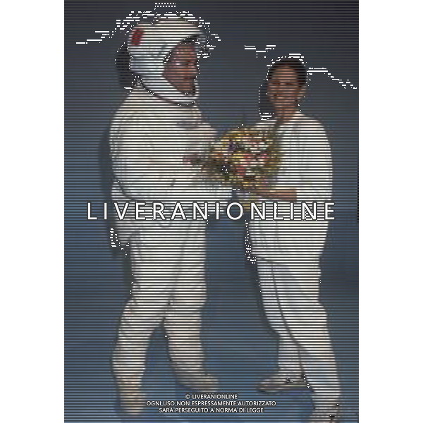 DIAP-RETROSPETTIVA CLAUDIA CARDINALE ATTRICE NELLA FOTO CLAUDIA CARDINALE CON MASSIMO LOPEZ IN RAI NELL\'ANNO 1986 A ROMA IN RAI FOTO EDGARDO DELLA SCORCIOSA-AG ALDO LIVERANI SAS