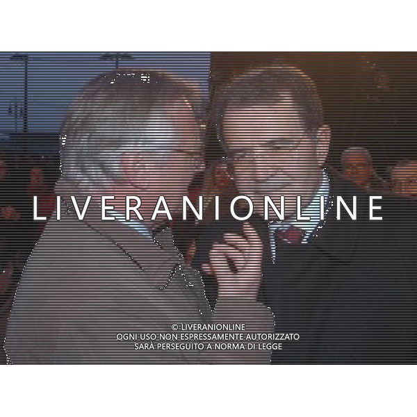 TORINO 01/03/2006 ACCENSIONE DELLA FIACCOLA PAROLIMPICA NELLA FOTO CASTELLANI VALENTINO CON PRODI ROMANO PH GIGI ARCAINI/AG.ALDO LIVERANI