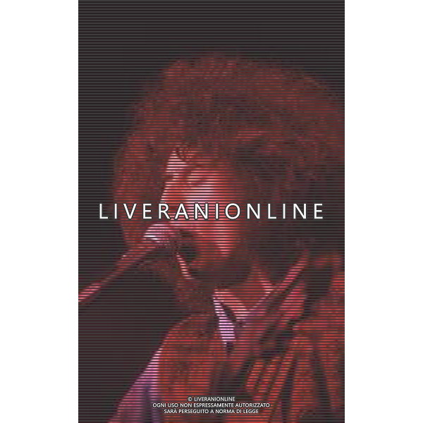 DIAP-RETROSPETTIVA ANGELO BRANDUARDI CANTANTE NELLA FOTO ANGELO BRANDUARDI NELL\'ANNO 1982 AG ALDO LIVERANI SAS