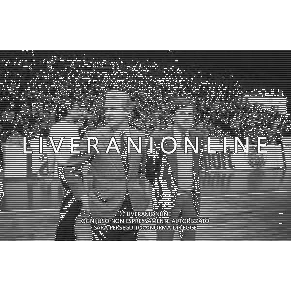 NEG- RETROSPETTIVA GIOVANNI TRAPATTONI ALLENATORE INTER NELLA FOTO GIOVANNI TRAPATTONI CON FRANCO CASALINI ALLENATORE TRACER MILANO BASKET NELL’ANNO 1988 AG ALDO LIVERANI SAS