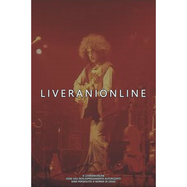 DIAP-RETROSPETTIVA ANGELO BRANDUARDI CANTANTE NELLA FOTO ANGELO BRANDUARDI NELL\'ANNO 1982 AG ALDO LIVERANI SAS