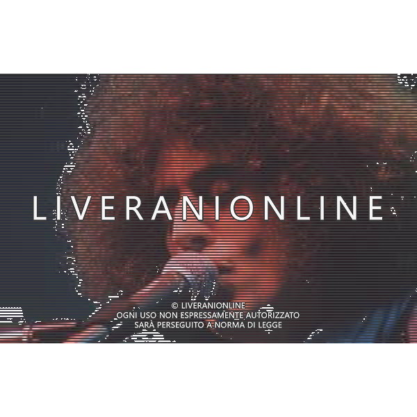 DIAP-RETROSPETTIVA ANGELO BRANDUARDI CANTANTE NELLA FOTO ANGELO BRANDUARDI NELL\'ANNO 1982 AG ALDO LIVERANI SAS