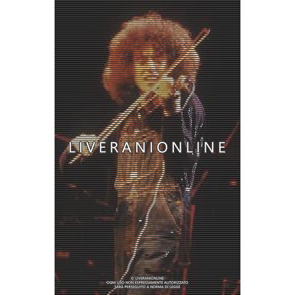 DIAP-RETROSPETTIVA ANGELO BRANDUARDI CANTANTE NELLA FOTO ANGELO BRANDUARDI NELL\'ANNO 1982 AG ALDO LIVERANI SAS