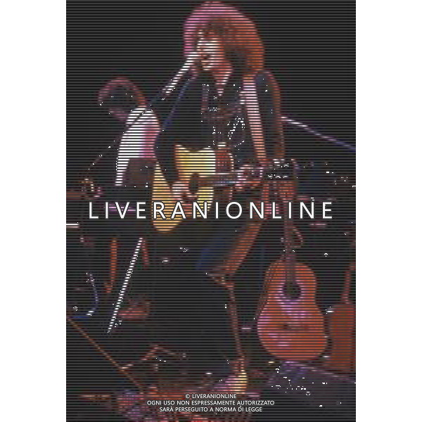 DIAP-RETROSPETTIVA ANGELO BRANDUARDI CANTANTE NELLA FOTO ANGELO BRANDUARDI NELL\'ANNO 1982 AG ALDO LIVERANI SAS