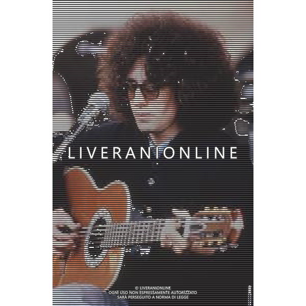 DIAP-RETROSPETTIVA ANGELO BRANDUARDI CANTANTE NELLA FOTO ANGELO BRANDUARDI NELL\'ANNO 1982 AG ALDO LIVERANI SAS